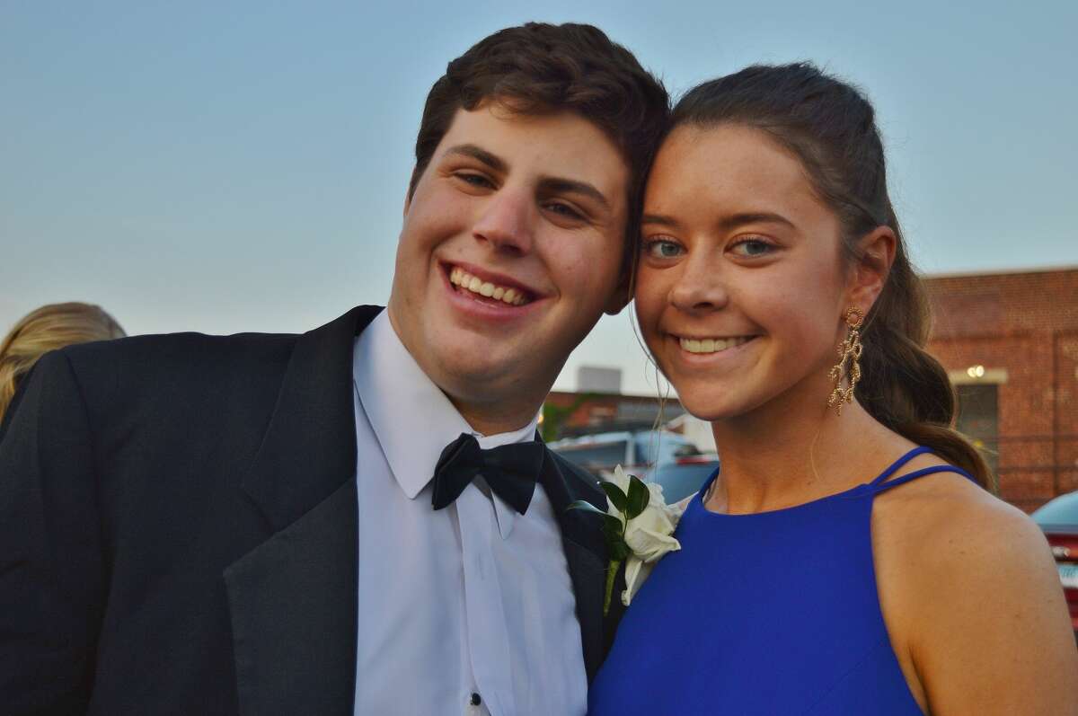 Darien High School held its prom on May 17, 2019 at the Stamford Loading Dock. Were you SEEN?