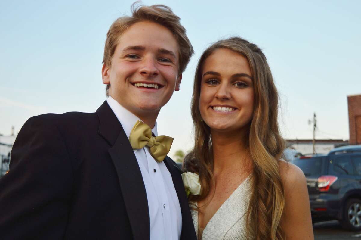 Darien High School held its prom on May 17, 2019 at the Stamford Loading Dock. Were you SEEN?