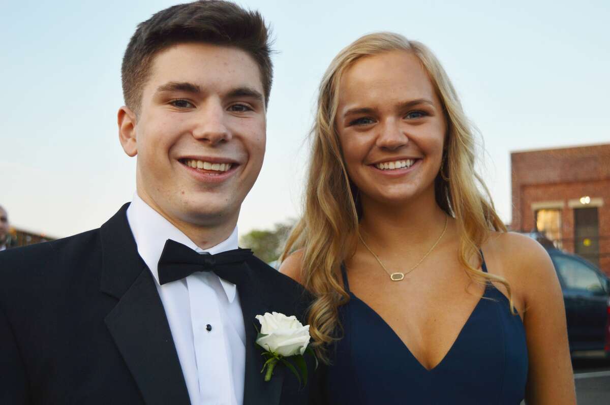 Darien High School held its prom on May 17, 2019 at the Stamford Loading Dock. Were you SEEN?