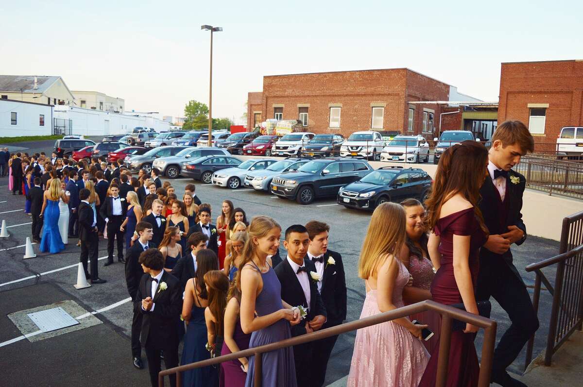 Darien High School held its prom on May 17, 2019 at the Stamford Loading Dock. Were you SEEN?