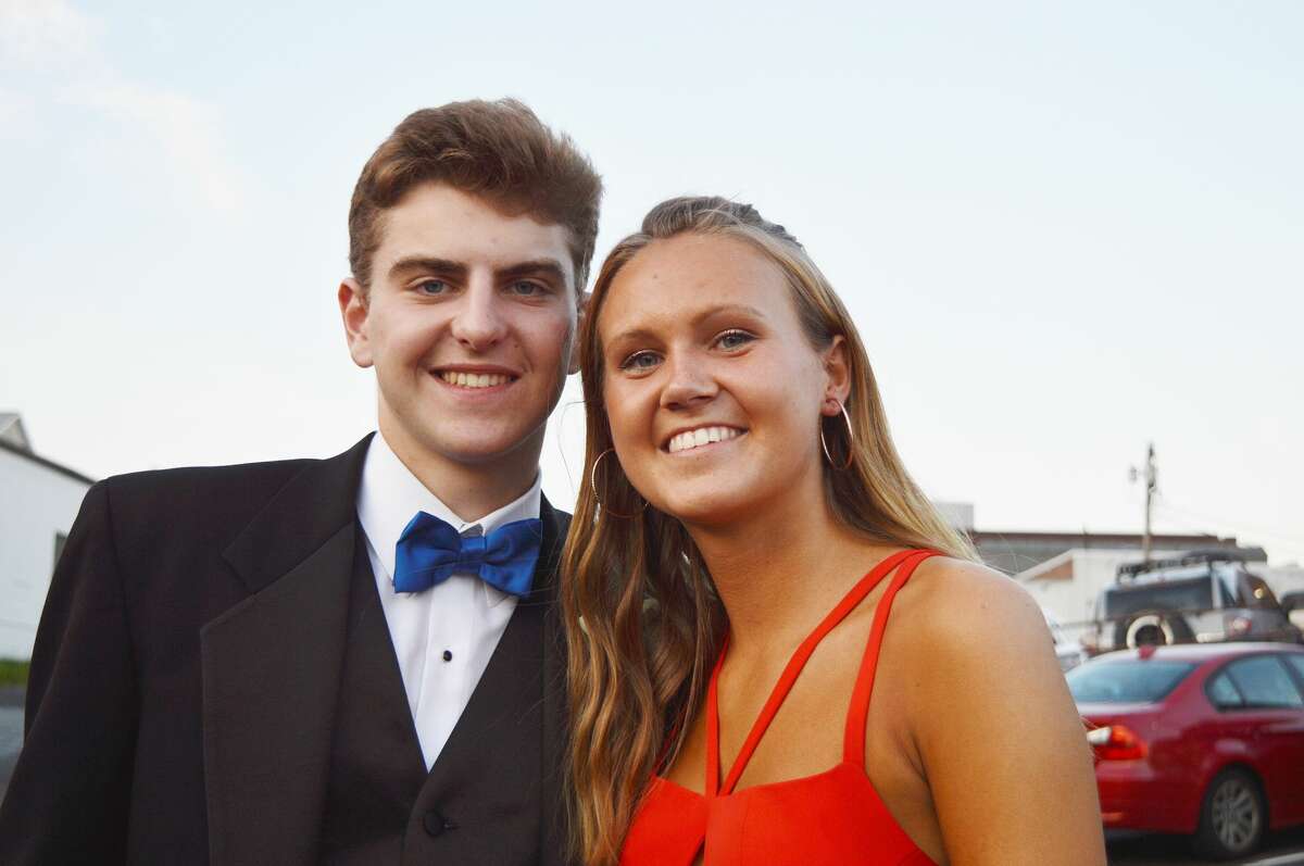 Darien High School held its prom on May 17, 2019 at the Stamford Loading Dock. Were you SEEN?