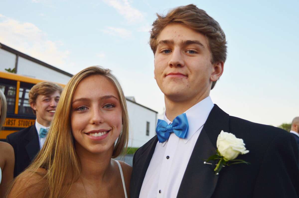 Darien High School held its prom on May 17, 2019 at the Stamford Loading Dock. Were you SEEN?