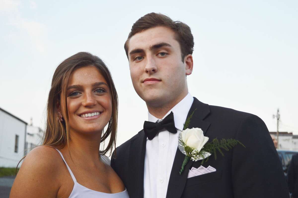 Darien High School held its prom on May 17, 2019 at the Stamford Loading Dock. Were you SEEN?