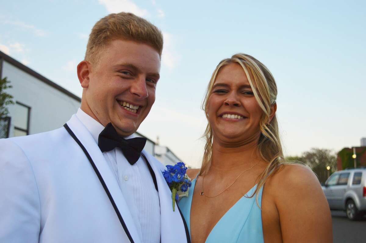 Darien High School held its prom on May 17, 2019 at the Stamford Loading Dock. Were you SEEN?