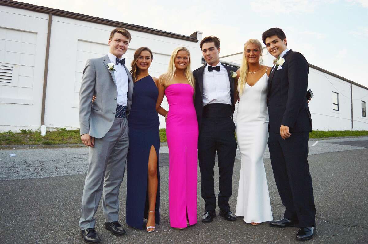 Darien High School held its prom on May 17, 2019 at the Stamford Loading Dock. Were you SEEN?