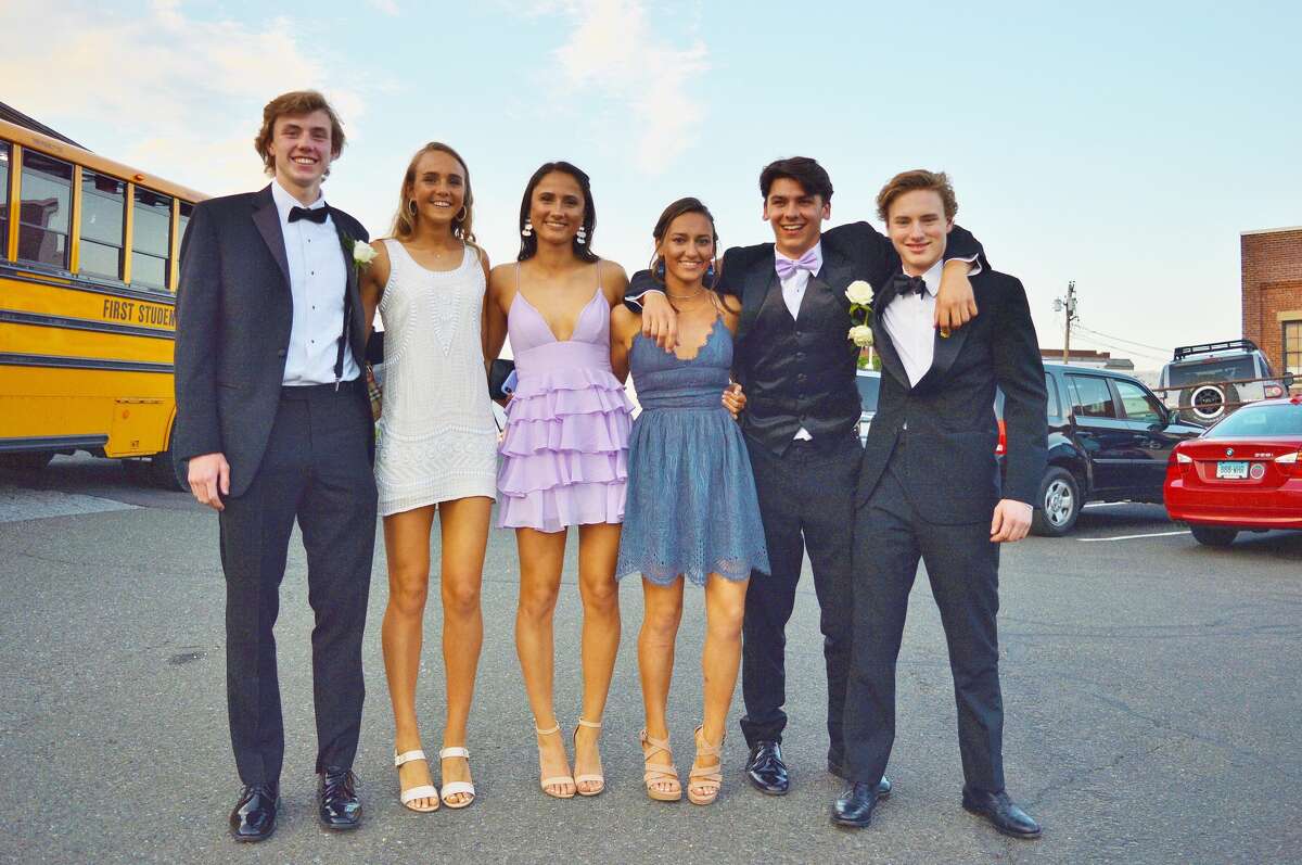 Darien High School held its prom on May 17, 2019 at the Stamford Loading Dock. Were you SEEN?