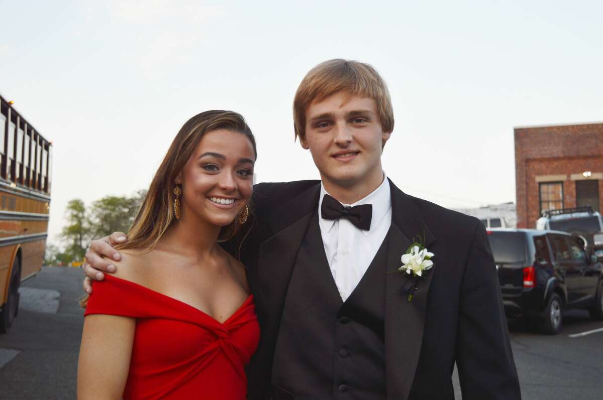 Darien High School held its prom on May 17, 2019 at the Stamford Loading Dock. Were you SEEN?