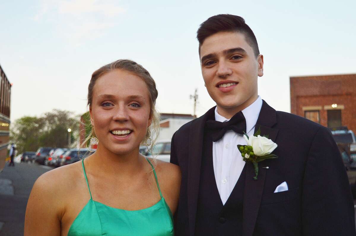 Darien High School held its prom on May 17, 2019 at the Stamford Loading Dock. Were you SEEN?