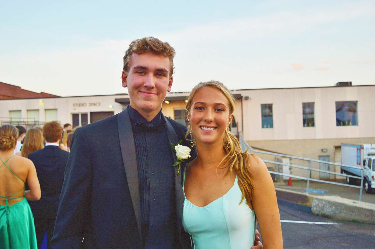 Darien High School held its prom on May 17, 2019 at the Stamford Loading Dock. Were you SEEN?