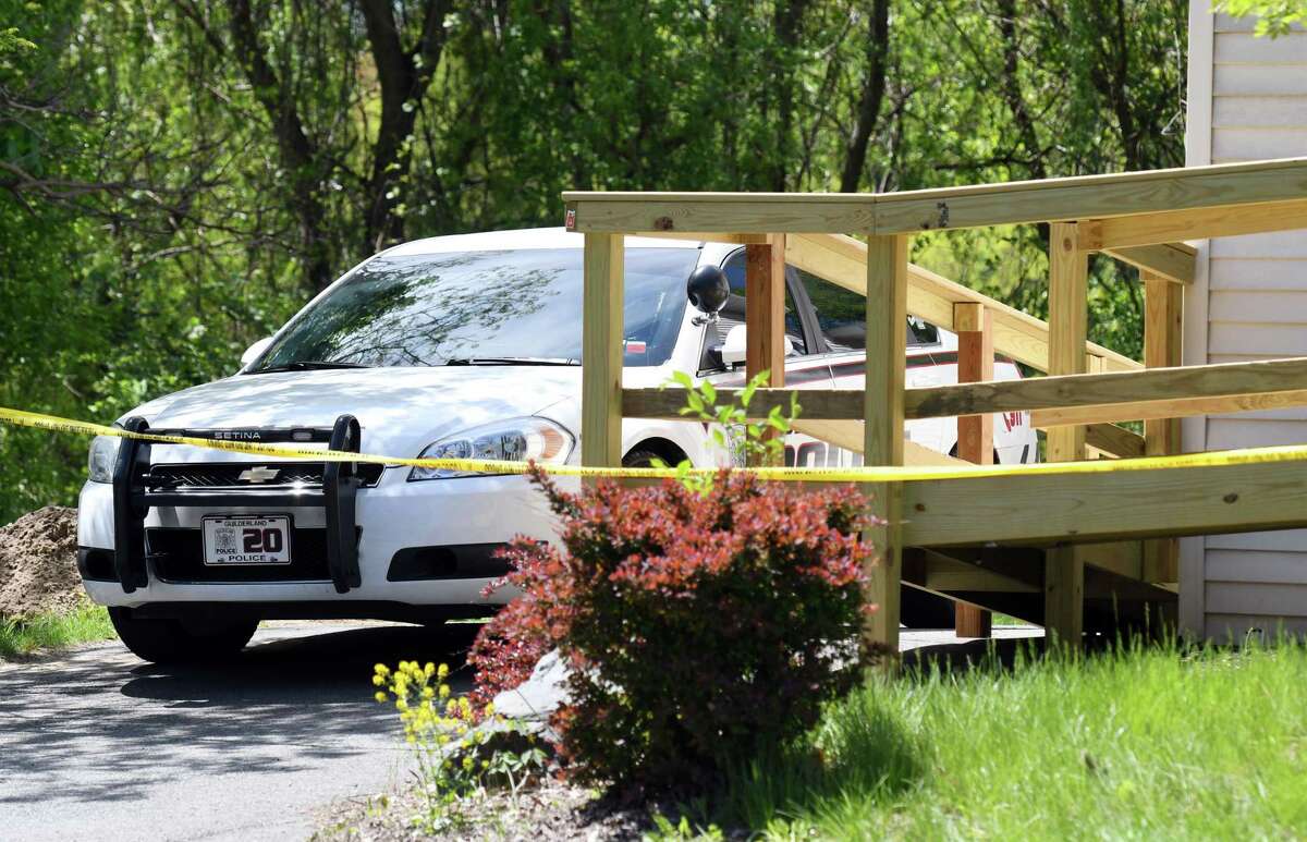 Guilderland mourns murdersuicide of mom, daughter