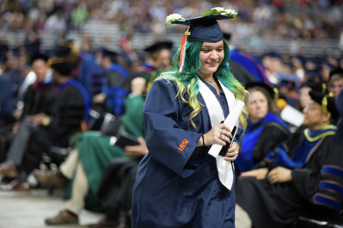 Photos UTSA's largest graduating class walked the stage this weekend