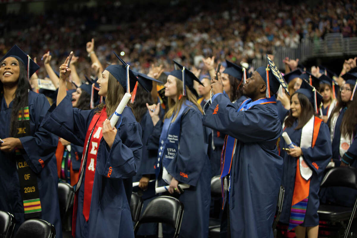 Photos: UTSA's Largest Graduating Class Walked The Stage This Weekend