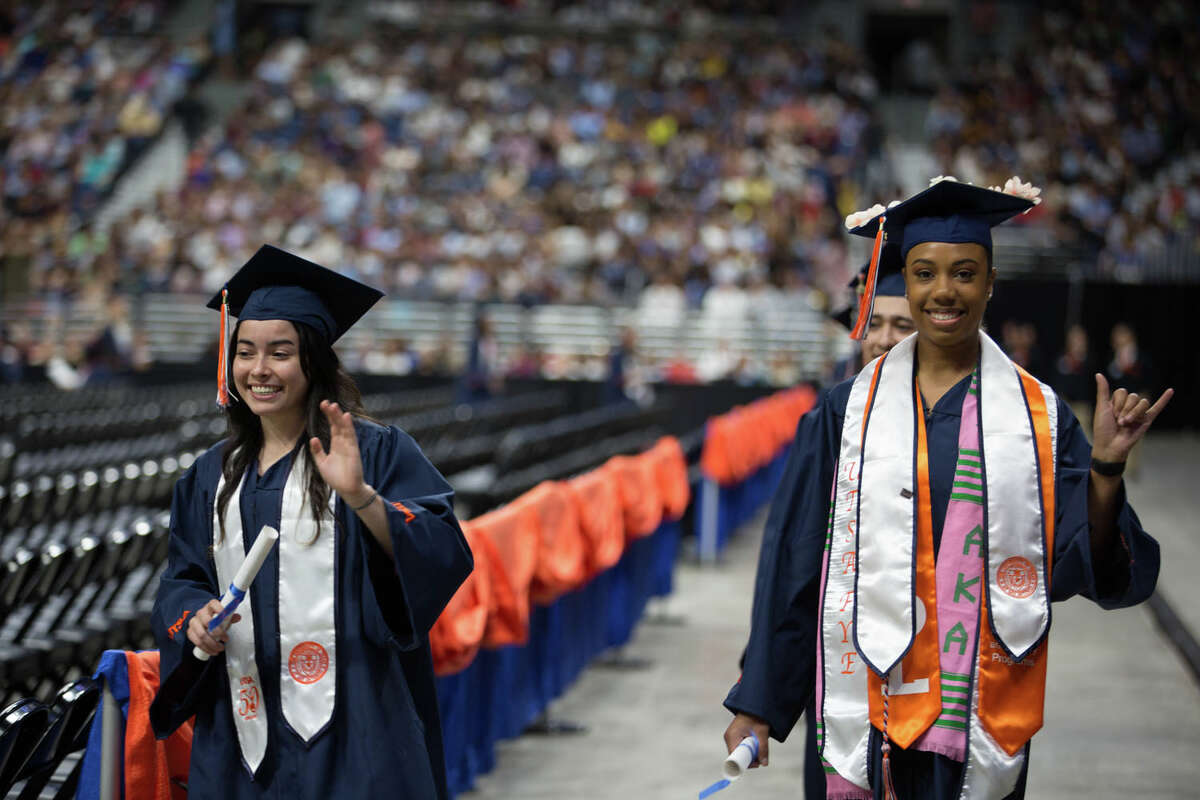 Photos: UTSA's Largest Graduating Class Walked The Stage This Weekend