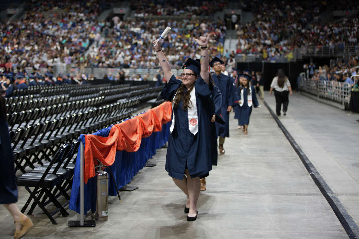 Photos UTSA's largest graduating class walked the stage this weekend