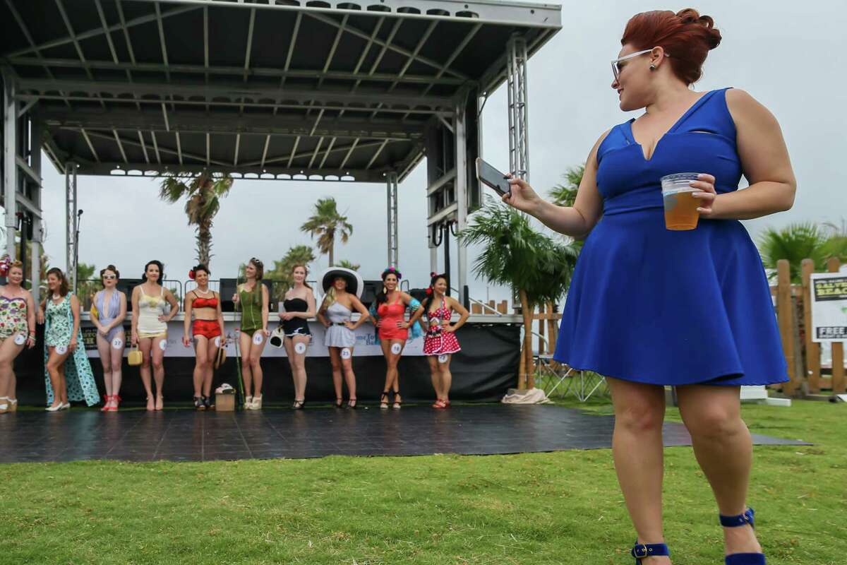 Bathing beauties show off at annual Galveston contest