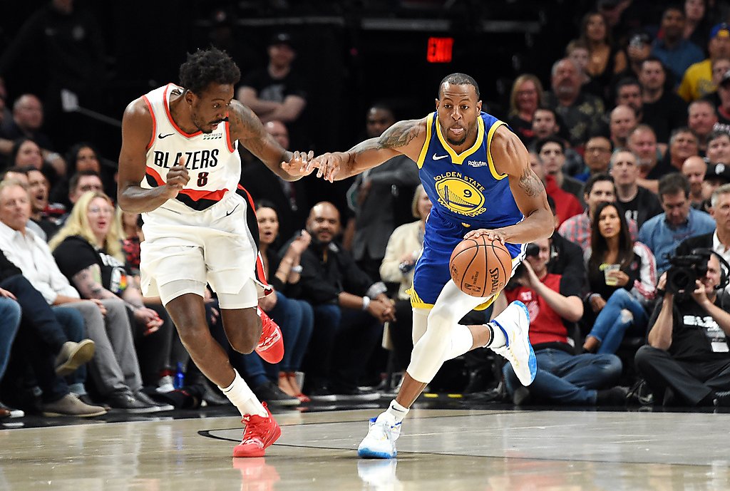 Warriors’ Andre Iguodala Leaves Game 3 With Left Calf Tightness