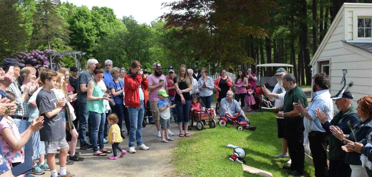 New Milford welcomes peacocks back to Harrybrooke Park