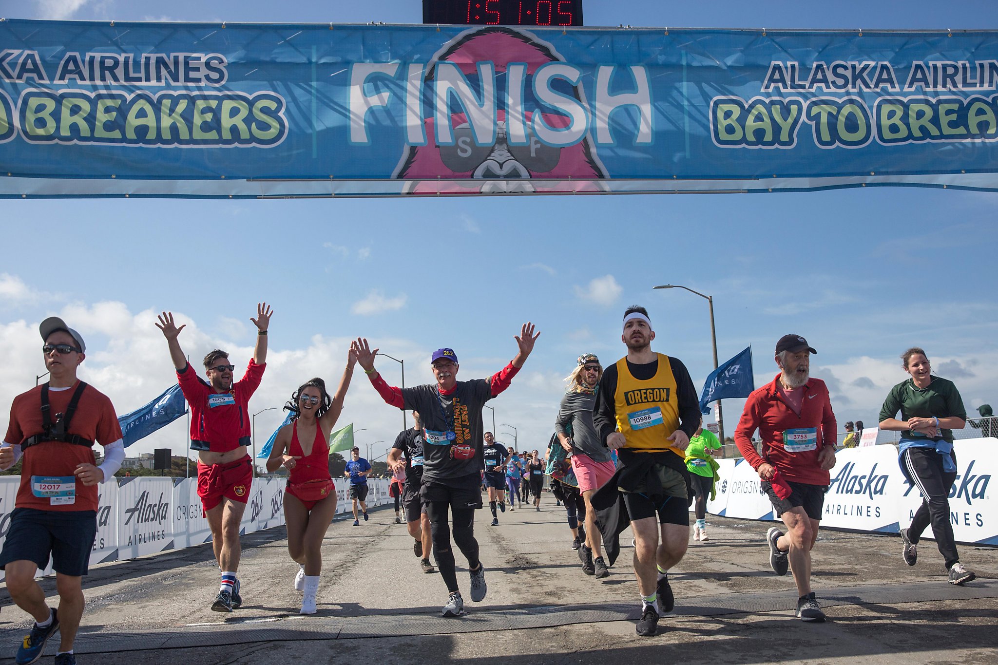 Bay to Breakers footrace gets wet and wild on San Francisco streets