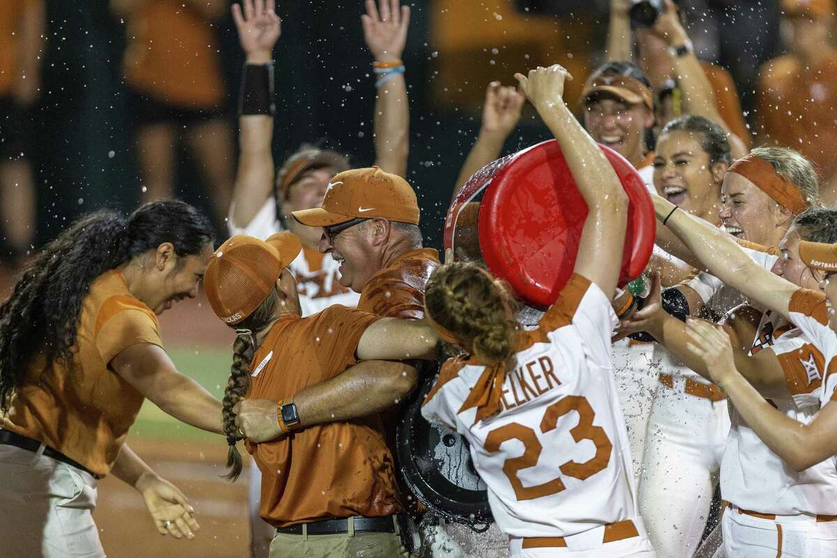 Texas takes down Houston twice, advances to NCAA super regional