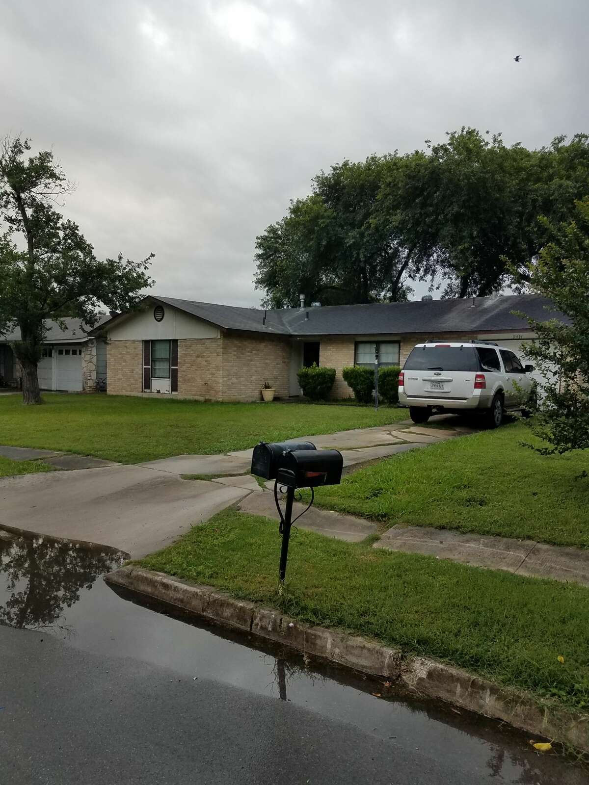 Federal agents conducted a raid Tuesday, May 21, 2019, in the 9400 block of Gold Hill in San Antonio.