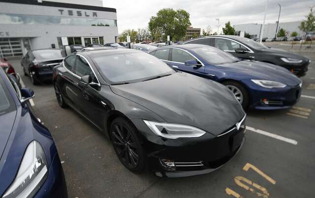 Tesla Slashes Price Of Models S And X Amid Stock Slump