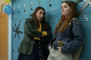 &#8216;Booksmart&#8217; charts party adventures of two bookish teens