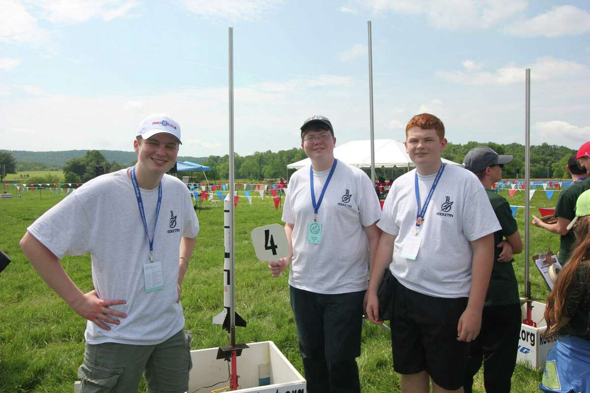 A team from the Engineering and Technologies Academy at Roosevelt High School finished 16th at the Team America Rocketry Challenge on Saturday, a national competition that required building and launching a rocket carrying raw eggs.