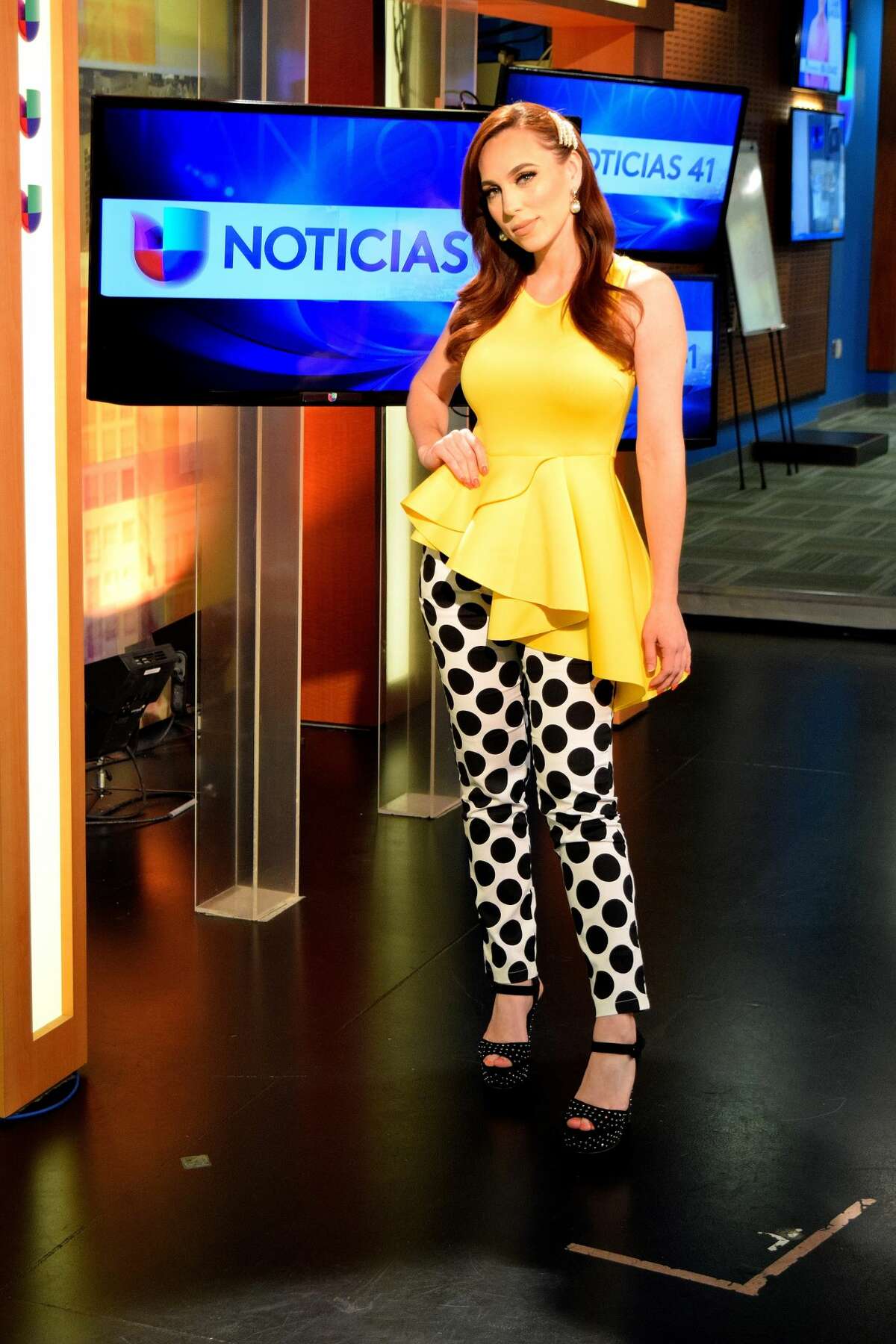 hot univision weather lady