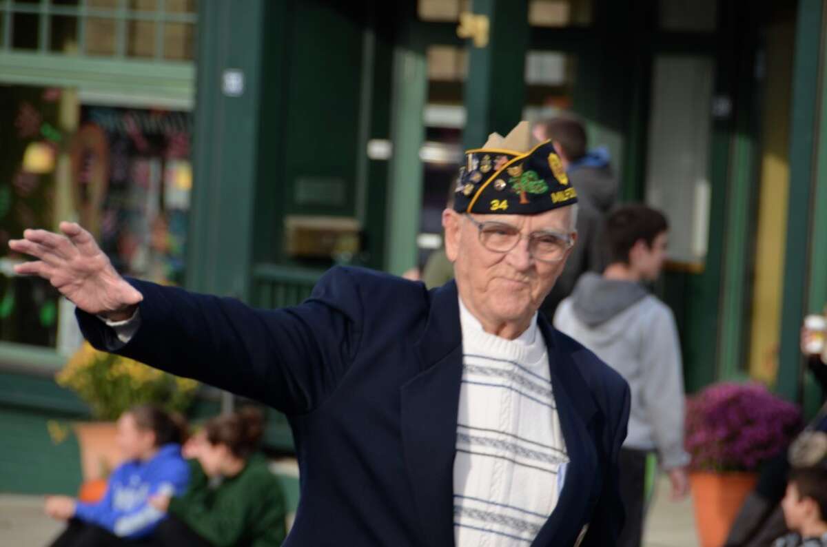 veterans parade_30