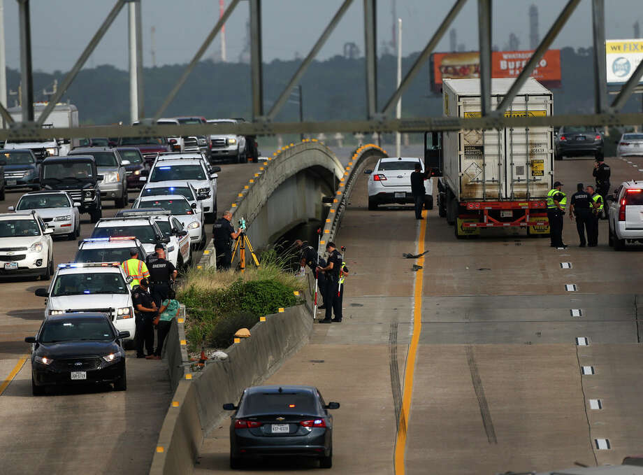 4yearold girl killed after 18wheeler pushes sedan off Houstonarea freeway Houston Chronicle