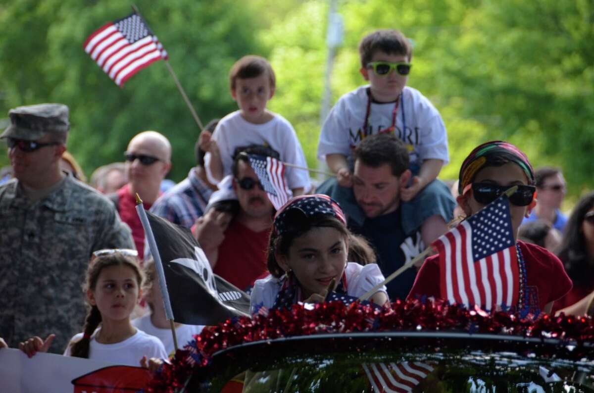 parade_73