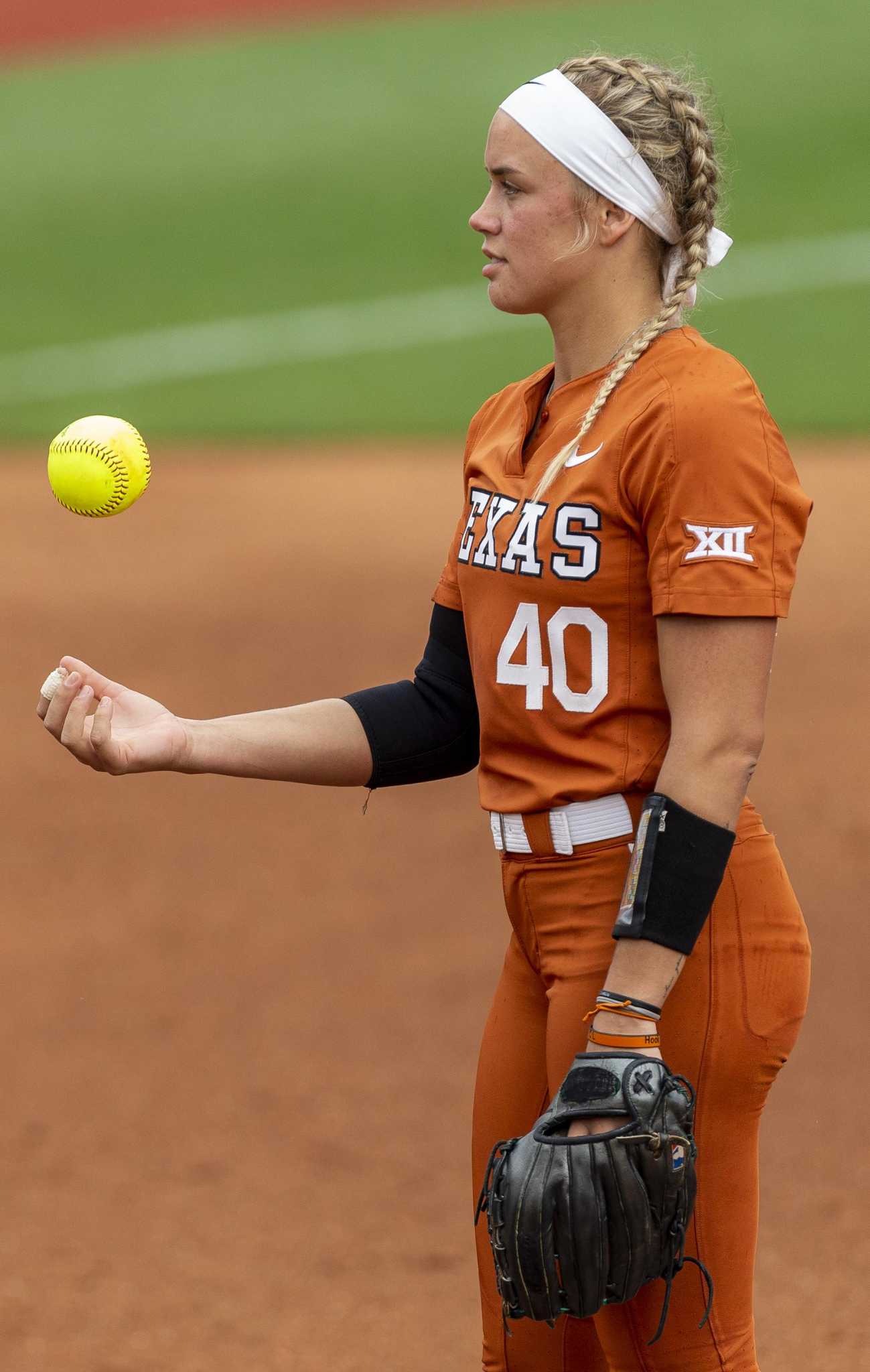 Texas pitcher Miranda Elish provides optimistic update