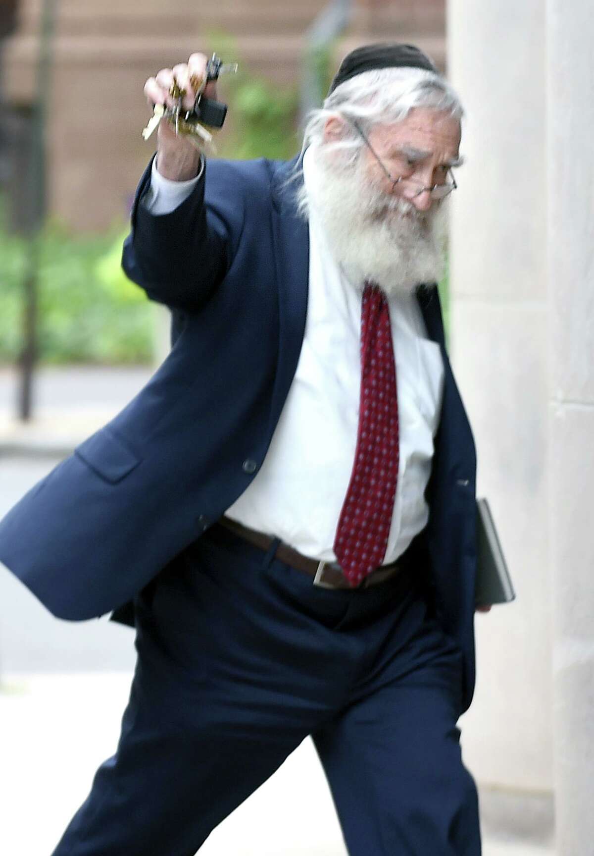 Lawsuit Claims New Haven Rabbi Accused Of Sex Assault Still Owes 217 Million 9998