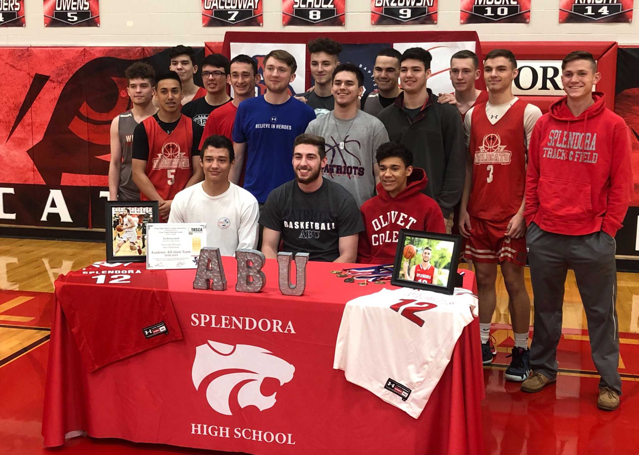 Boys Hoops Splendora S Broussard Signs With Arlington Baptist