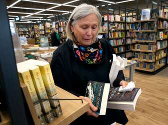 Barnes Noble Unveils New Edited Down Store In Concord