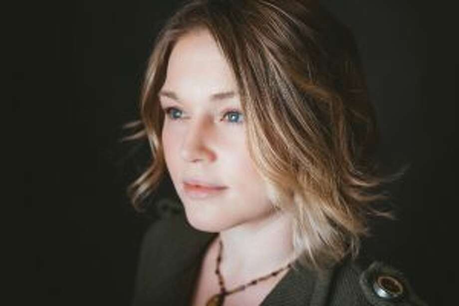 Crystal Bowersox forges her own path - Milford Mirror