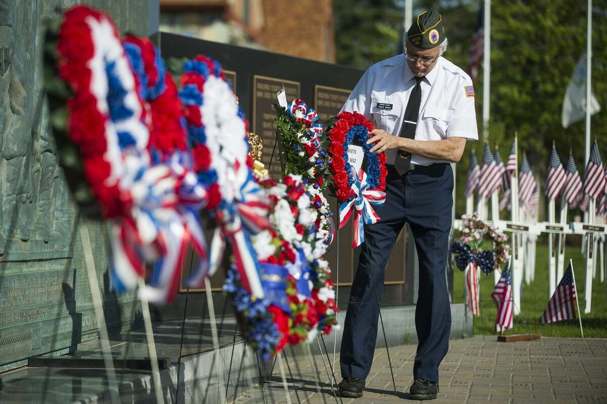Memorial Day presentation of wreaths at Midland County Veterans