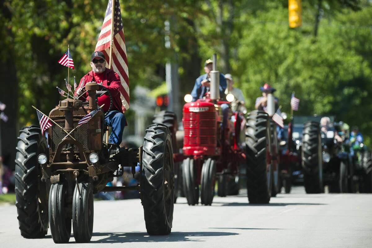 Midland's annual Memorial Day Parade rolls down Rodd Street on Monday, May 27, 2019. (Katy Kildee/kkildee@mdn.net)