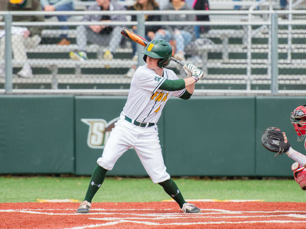 Colonie grad McGee makes big 1st impression for Siena