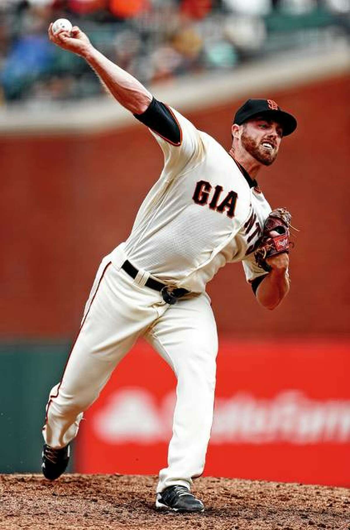 Sacramento's Sammy Long pitches for San Francisco Giants