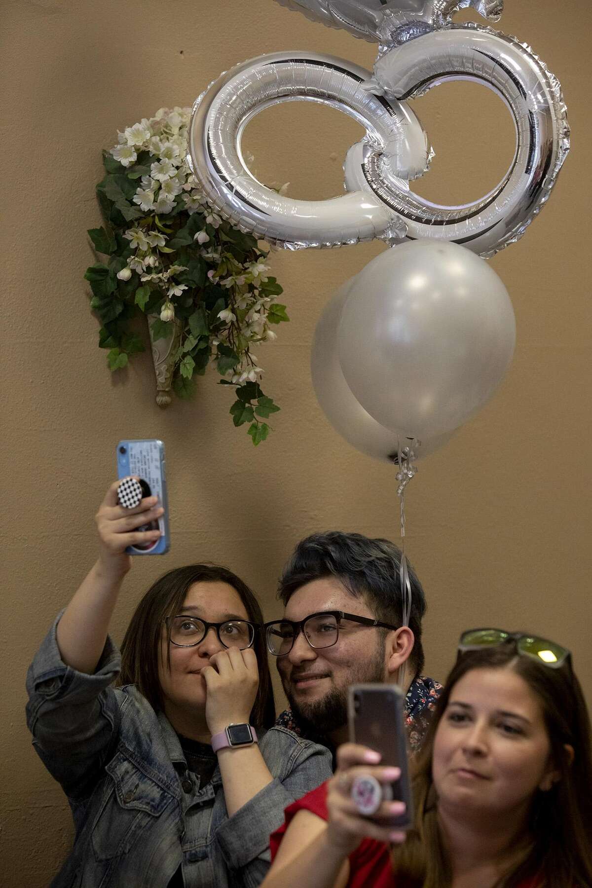 Courthouse wedding chapel offers a bit of Vegas in S.A.