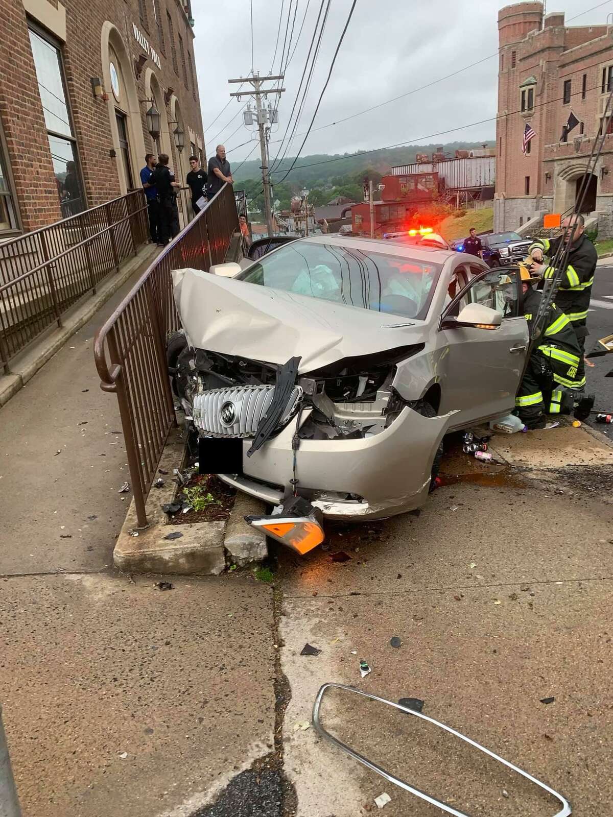 Car crash into Valley YMCA in Ansonia sends one to hospital