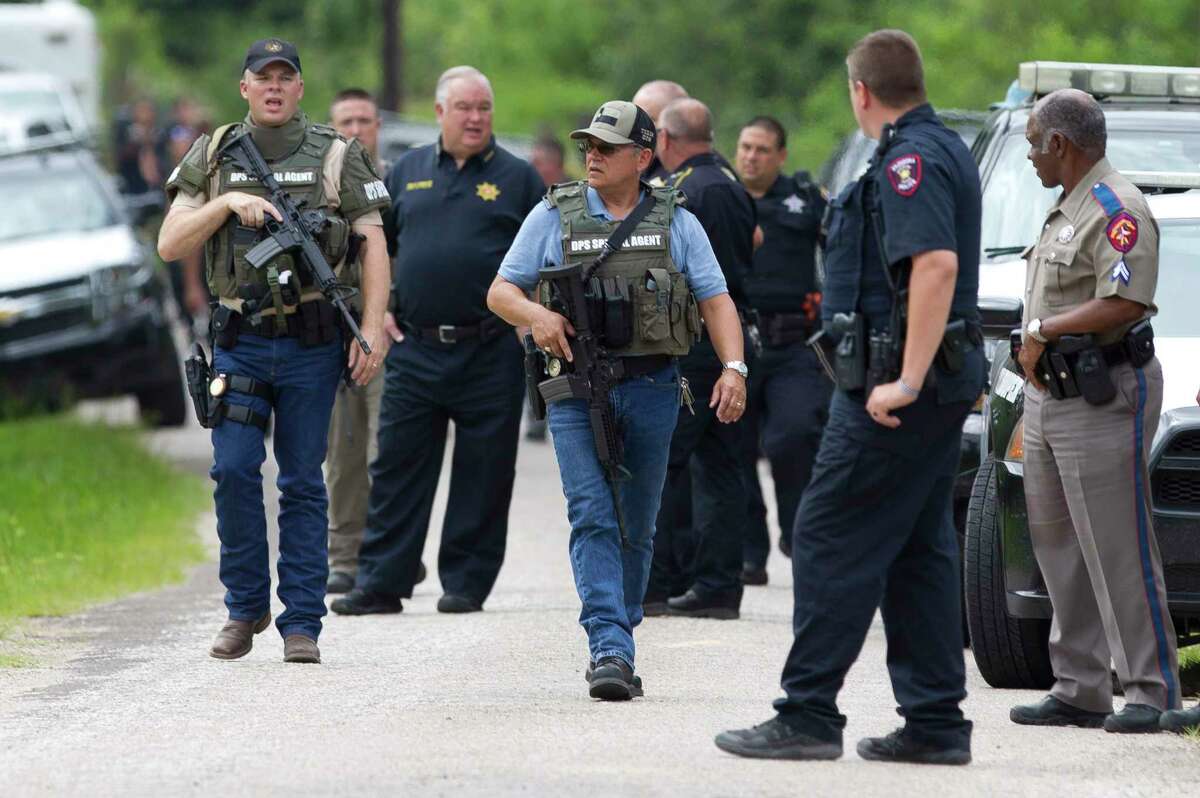 Cleveland shooting suspect shoots himself, according to police