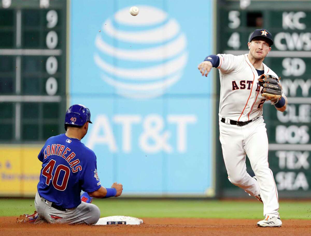 Young girl hit by foul ball at Astros-Cubs game at Minute Maid Park