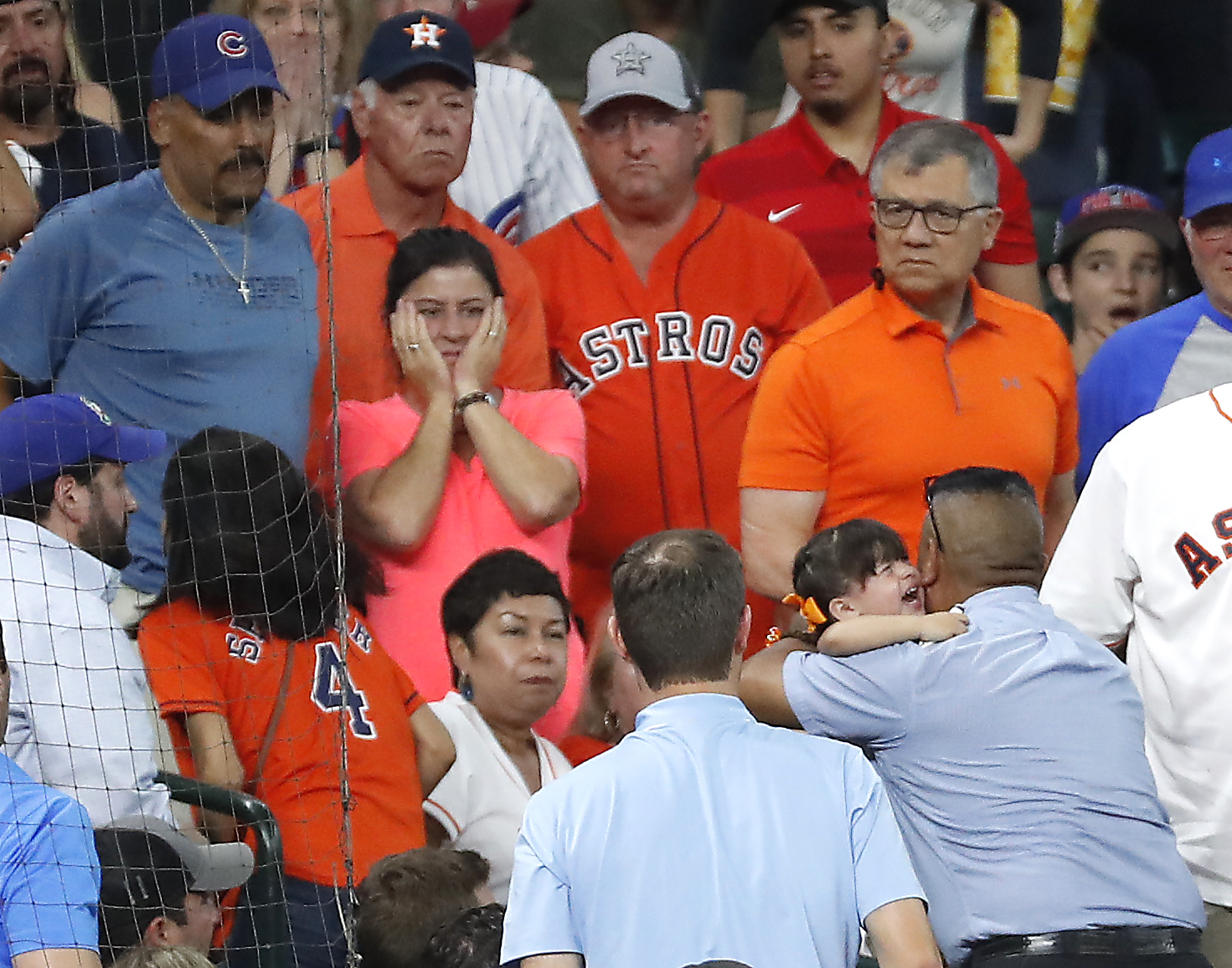 Young girl hit by foul ball at Astros-Cubs game at Minute Maid Park