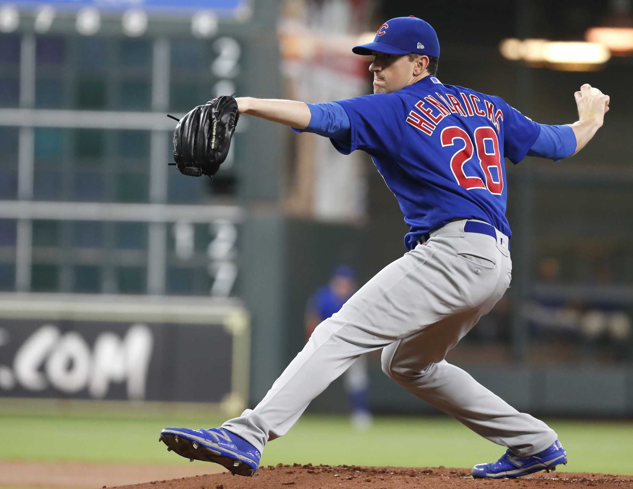 Young fan struck by foul ball during Cubs–Astros game