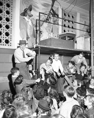 When A Red Hunting Congress Took On Sf Murals And Lost Sfchronicle Com
