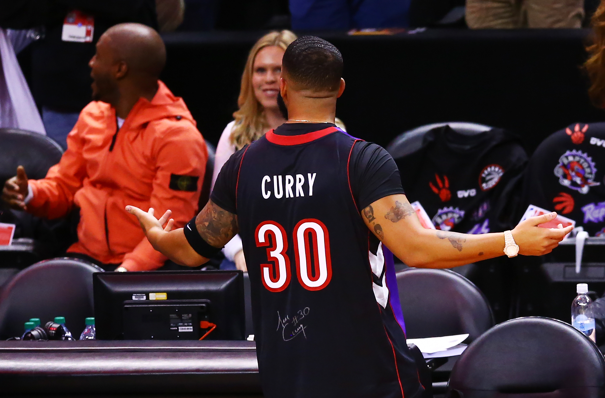 Drake had someone drive 10 hours to deliver Dell Curry jersey