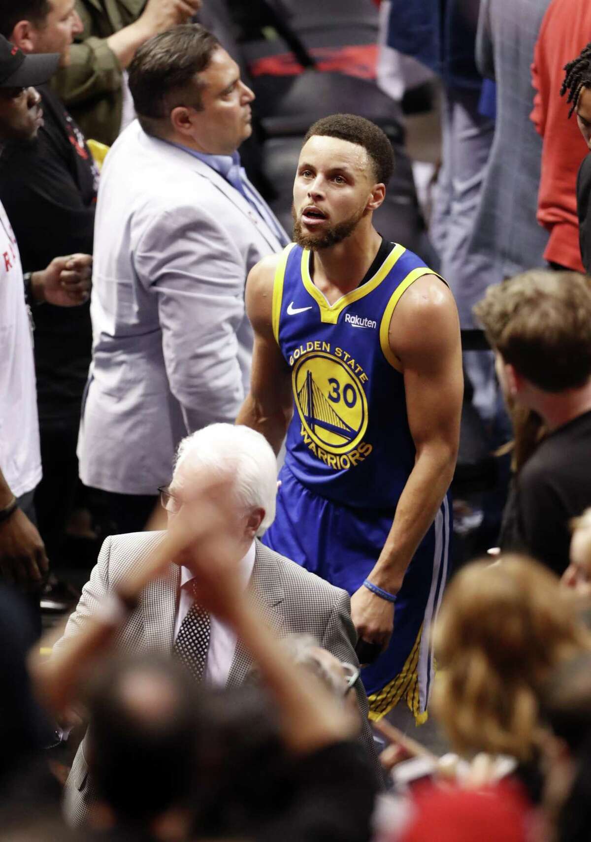 Warriors shed air of invincibility in NBA Finals Game 1 loss to Raptors