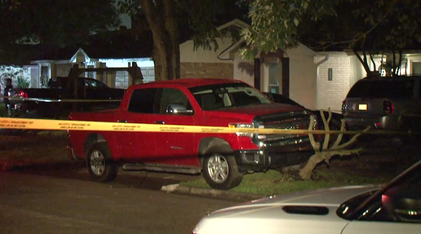 Woman confronts multiple suspects who broke into southeast Houston home